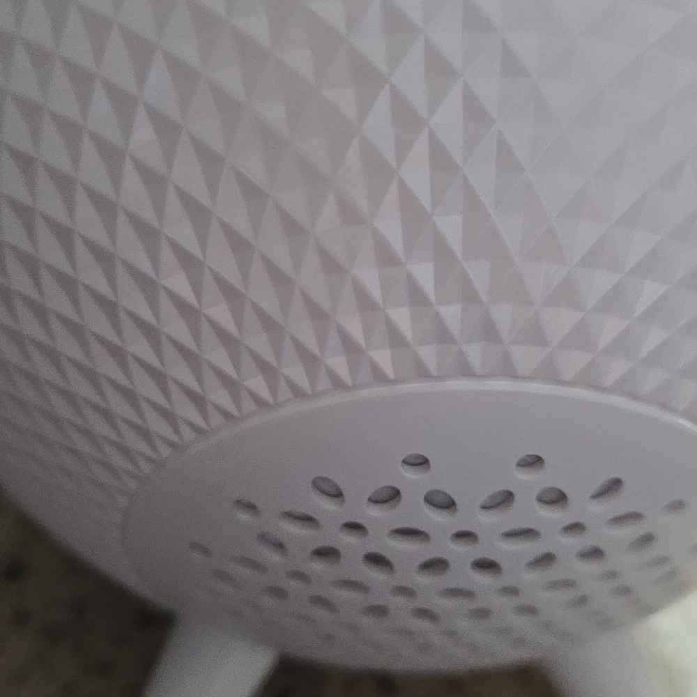 RGB Light Wireless Speaker with Charging Pad NWT